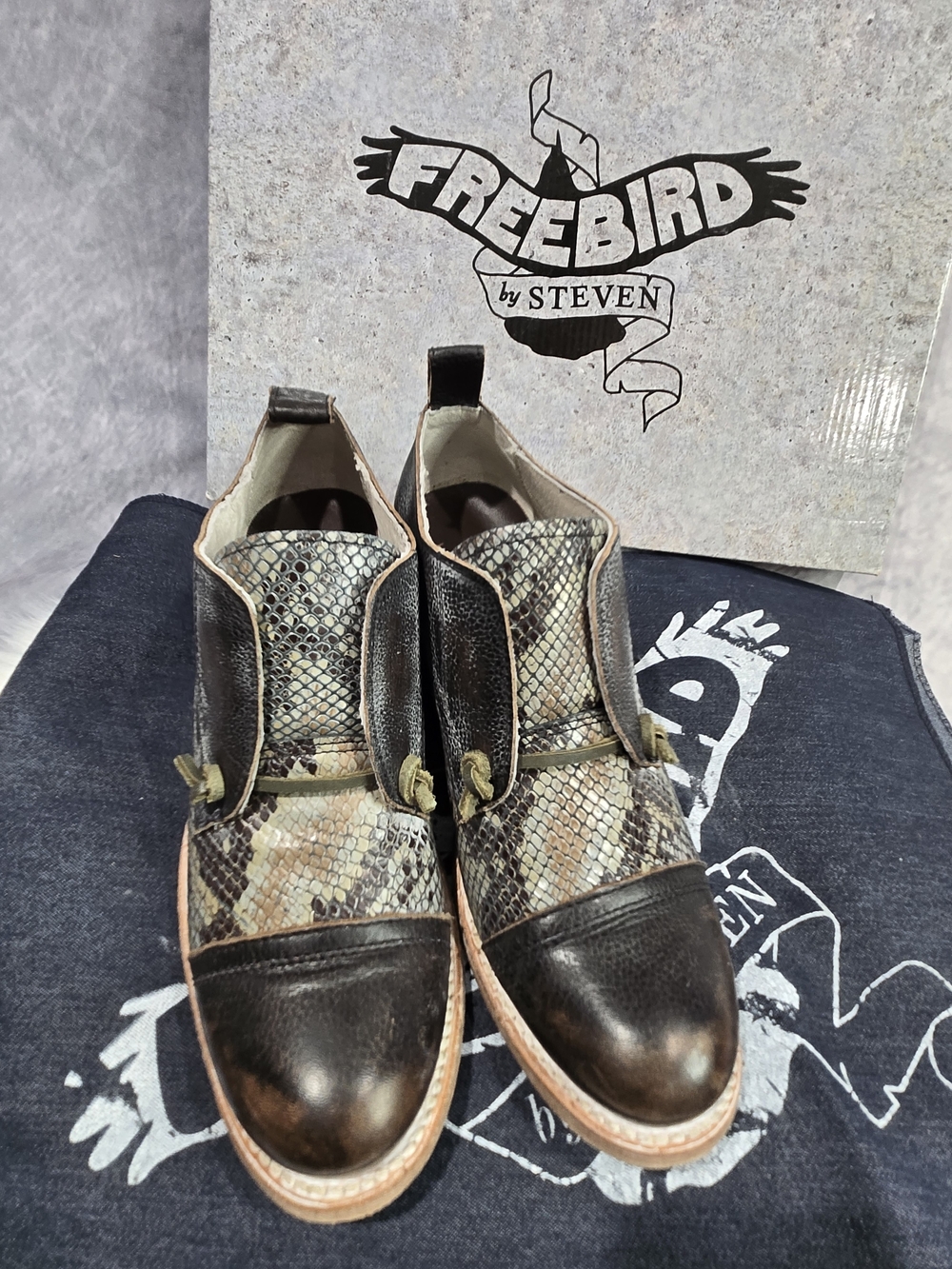 Freebird by Steven "Mabel" oxford shoes in black multi leather